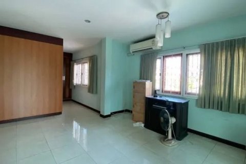 House in Suan Luang, Bangkok, Thailand 4 bedrooms № 164609 - photo 3