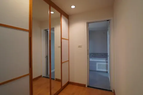 Studio dans le Condo à Khlong Toei, Bangkok, Thaïlande  № 164604 - photo 6