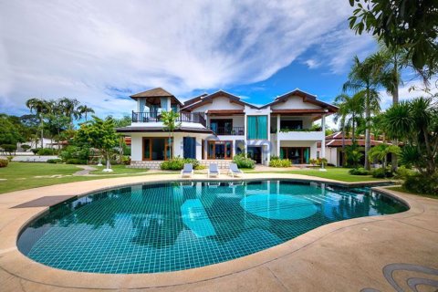 Maison à Pattaya, Thaïlande 9 chambres № 196866
