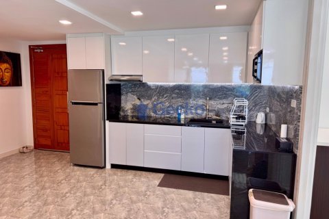 Condo in Pattaya, Thailand, 2 bedrooms № 196865 - photo 8
