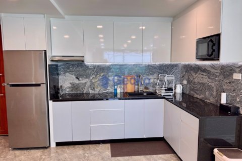 Condo in Pattaya, Thailand, 2 bedrooms № 196865 - photo 6