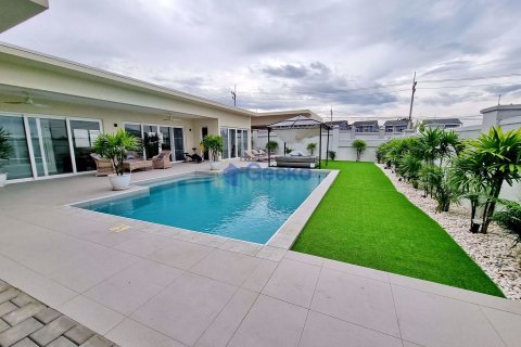 House in Pattaya, Thailand 3 bedrooms № 196869 - photo 23