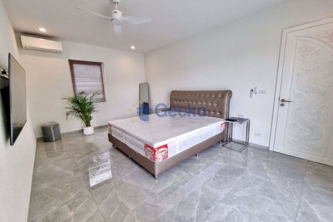 House in Pattaya, Thailand 3 bedrooms № 196869 - photo 15