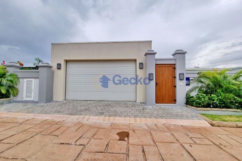 House in Pattaya, Thailand 3 bedrooms № 196869 - photo 22