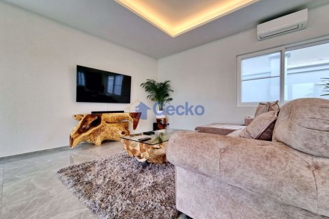House in Pattaya, Thailand 3 bedrooms № 196869 - photo 7