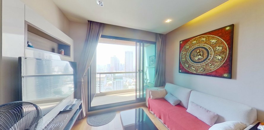 Studio in the Condo in Bang Rak, Bangkok, Thailand  № 139525