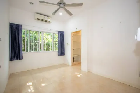 House in Hang Dong, Thailand 4 bedrooms № 148254 - photo 8