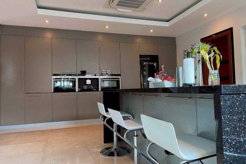 Villa in Pattaya, Thailand 4 bedrooms № 148255 - photo 15