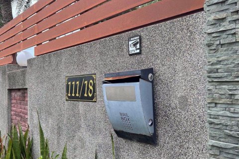 Villa in Pattaya, Thailand 4 bedrooms № 148255 - photo 9