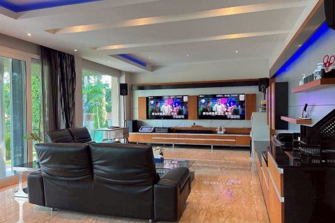 Villa in Pattaya, Thailand 4 bedrooms № 148255 - photo 20