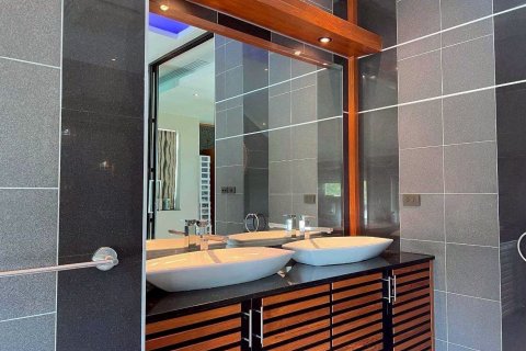 Villa in Pattaya, Thailand 4 bedrooms № 148255 - photo 27