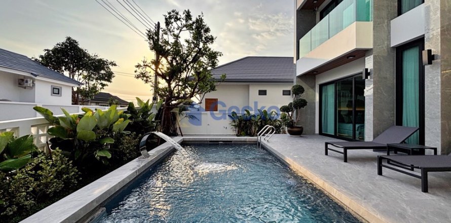 Maison à Pattaya, Thaïlande 5 chambres № 196013