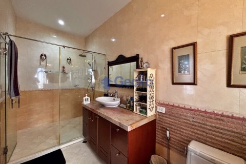 House in Pattaya, Thailand 3 bedrooms № 196015 - photo 27