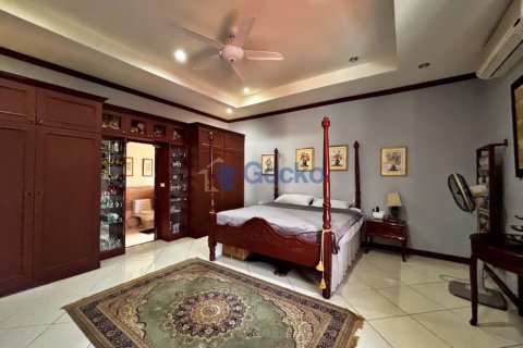 House in Pattaya, Thailand 3 bedrooms № 196015 - photo 24