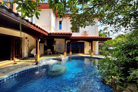 House in Pattaya, Thailand 3 bedrooms № 196015 - photo 2