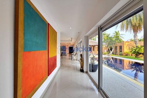 House in Pattaya, Thailand 3 bedrooms № 196009 - photo 10