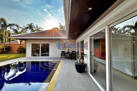 House in Pattaya, Thailand 3 bedrooms № 196009 - photo 6