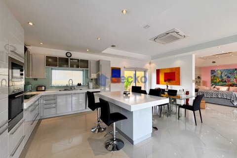 House in Pattaya, Thailand 3 bedrooms № 196009 - photo 21