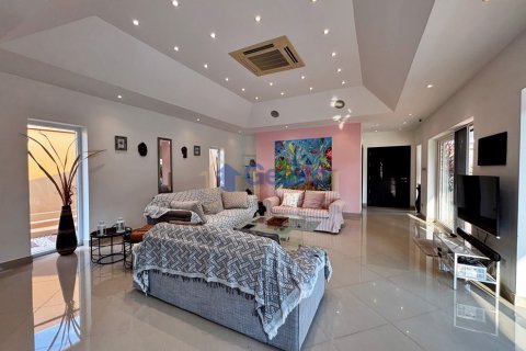 House in Pattaya, Thailand 3 bedrooms № 196009 - photo 13