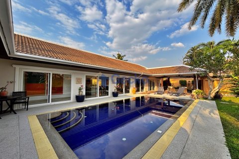 House in Pattaya, Thailand 3 bedrooms № 196009 - photo 7