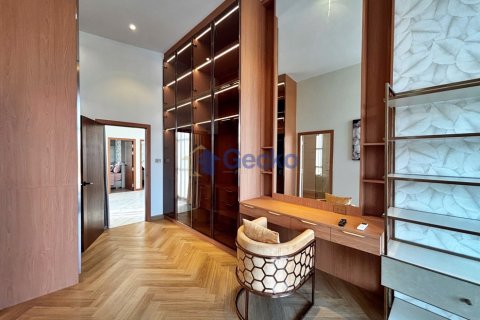 House in Pattaya, Thailand 5 bedrooms № 196011 - photo 18