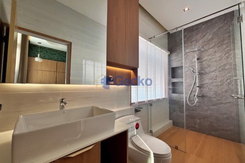House in Pattaya, Thailand 5 bedrooms № 196011 - photo 16