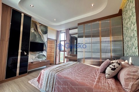 House in Pattaya, Thailand 5 bedrooms № 196011 - photo 23