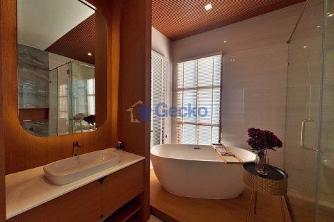 House in Pattaya, Thailand 5 bedrooms № 196011 - photo 19