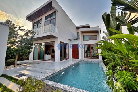 Maison à Pattaya, Thaïlande 5 chambres № 196011