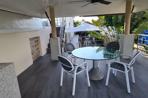 Villa in Phuket, Thailand 3 bedrooms № 158968 - photo 8
