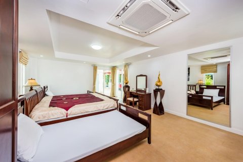 Villa in Phuket, Thailand 3 bedrooms № 158968 - photo 6