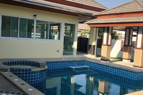Villa in Pattaya, Thailand 3 bedrooms № 158972 - photo 6