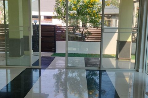 Villa in Pattaya, Thailand 3 bedrooms № 158972 - photo 2