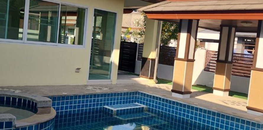 Villa in Pattaya, Thailand 3 bedrooms № 158972