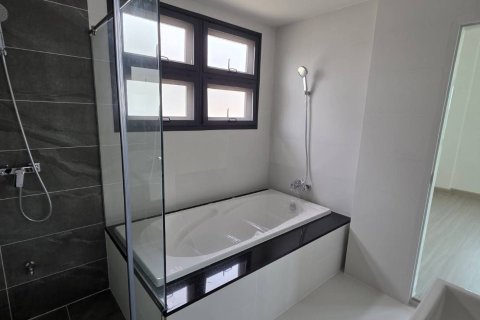 House in Pa Klok, Thailand 4 bedrooms № 158969 - photo 5