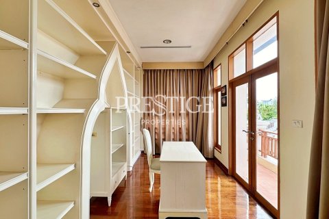 Haus in Pattaya, Thailand 8 Schlafzimmer № 220714 - Foto 17