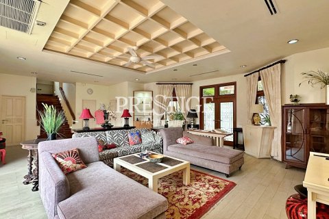 Haus in Pattaya, Thailand 8 Schlafzimmer № 220714 - Foto 8