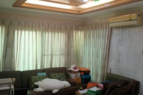 House in Taling Chan, Bangkok, Thailand 4 bedrooms № 156261 - photo 3