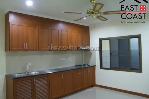 Casa de 2 dormitorios en Pattaya, Tailandia № 213095 - foto 2