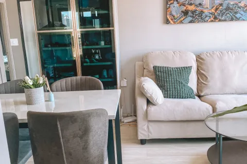 Condo in Khlong Toei, Bangkok, Thailand, 2 bedrooms № 137574 - photo 2