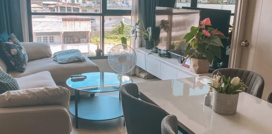 Condo in Khlong Toei, Bangkok, Thailand, 2 bedrooms № 137574