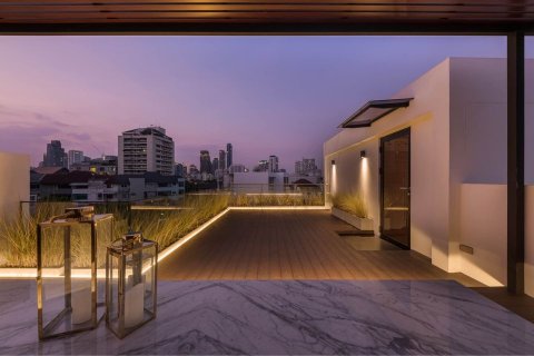 House in Bangkok, Thailand 4 bedrooms № 143439 - photo 22