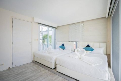 House in Chon Buri, Thailand 4 bedrooms № 152303 - photo 13