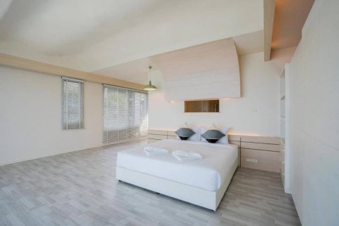 House in Chon Buri, Thailand 4 bedrooms № 152303 - photo 12