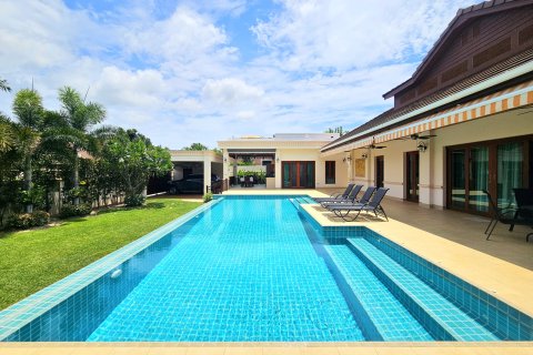 Villa in Hua Hin, Thailand 4 Schlafzimmer № 222157 - Foto 2