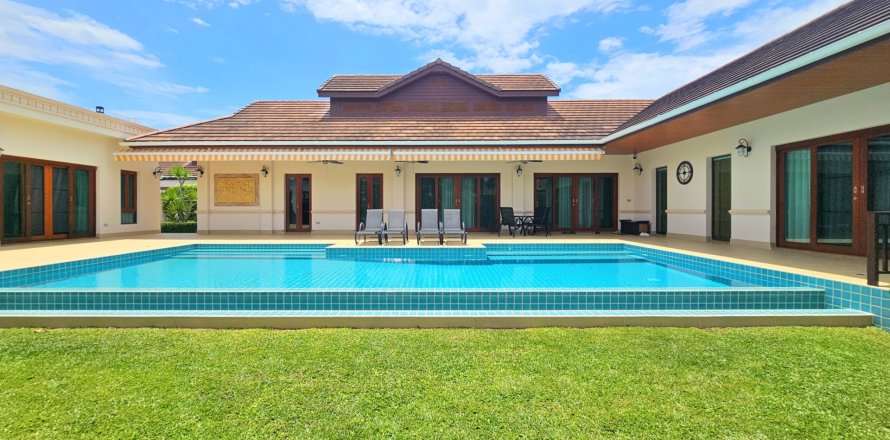Villa in Hua Hin, Thailand 4 Schlafzimmer № 222157
