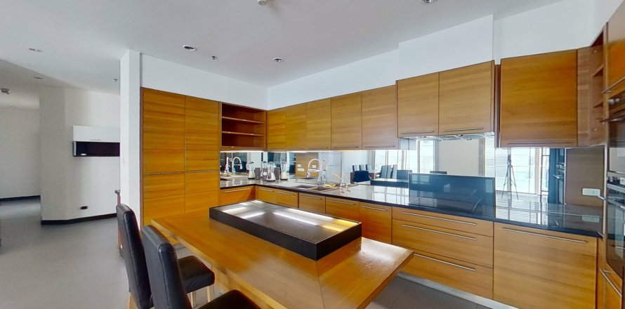 Condo in Watthana, Bangkok, Thailand, 4 bedrooms № 162076