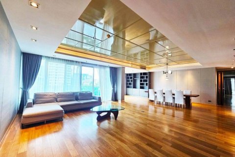 Кондоминиум с 4 спальнями в Бангкоке, Таиланд № 114413 - фото 1