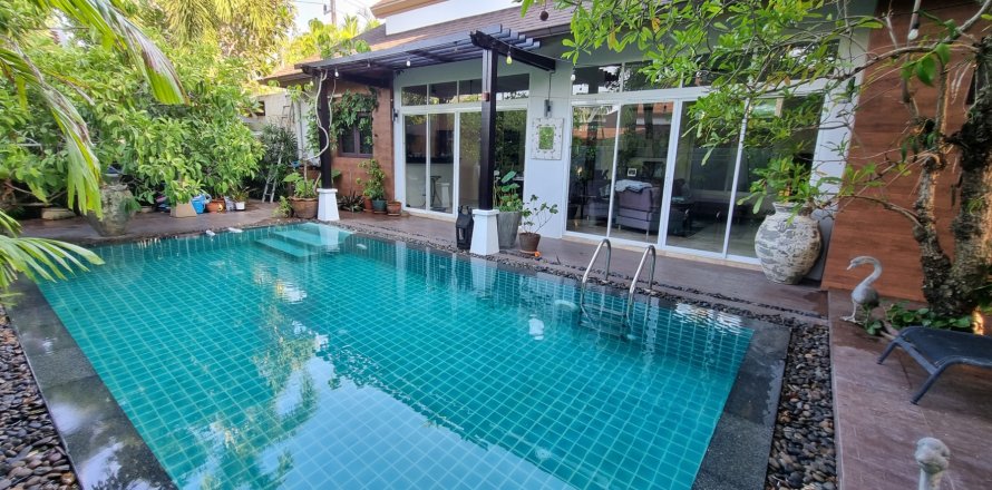 Villa in Phuket, Thailand 3 bedrooms № 145970