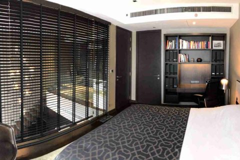 Condo in Bangkok, Thailand, 2 bedrooms  № 183430 - photo 5